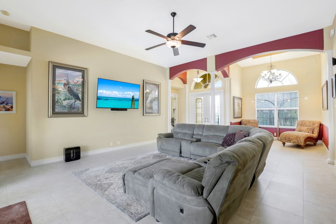 5267 Tiffany Ct, Cape Coral, FL 33904