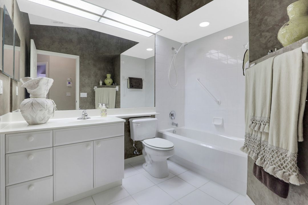 10871 Crooked River Rd #202, Bonita Springs, FL 34135