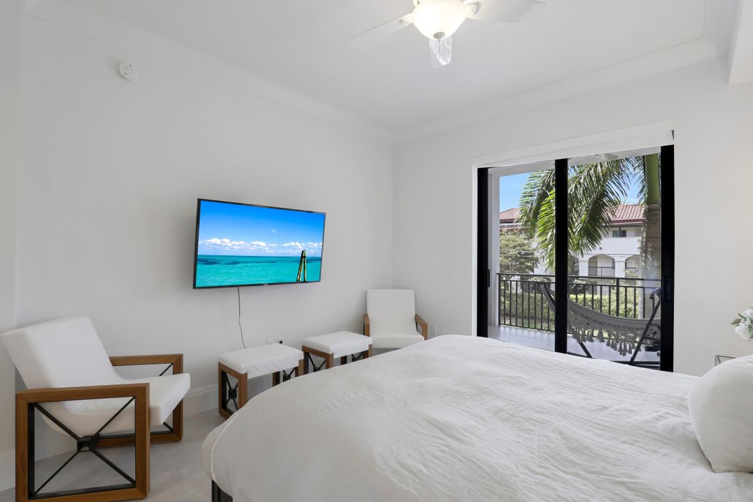 1035 3rd Ave S #203, Naples, FL 34102