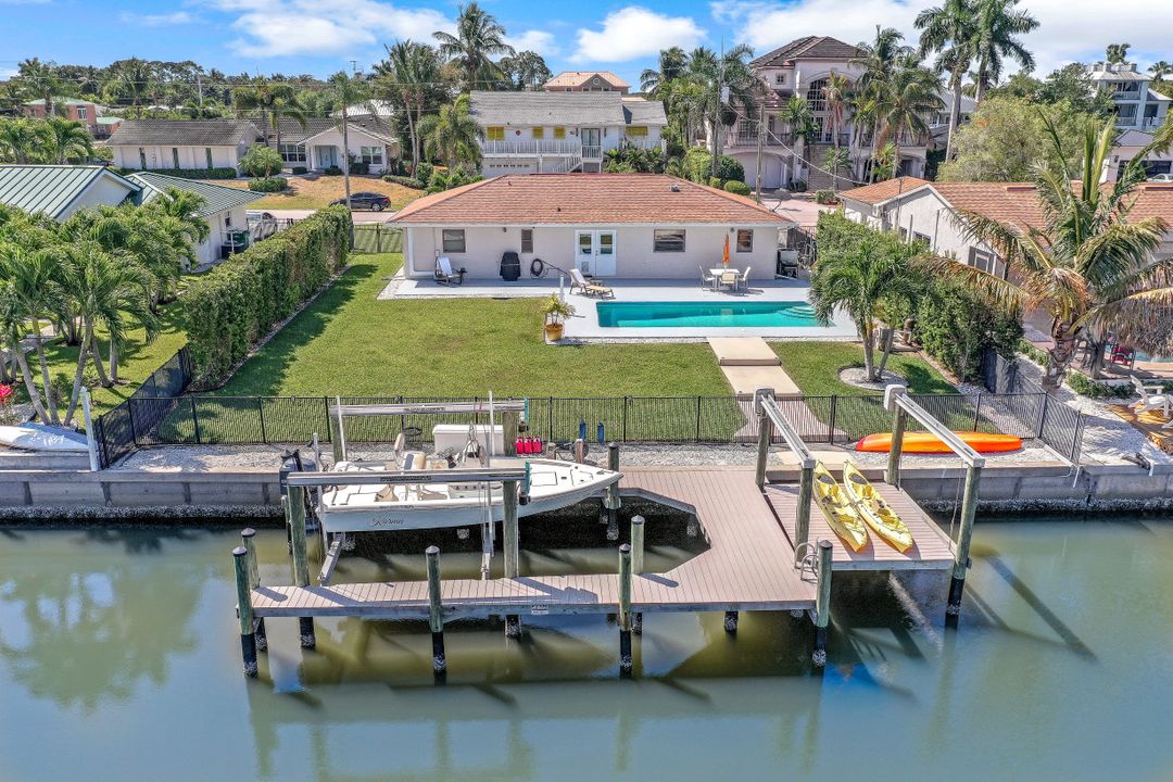 207 6th St, Bonita Springs, FL 34134