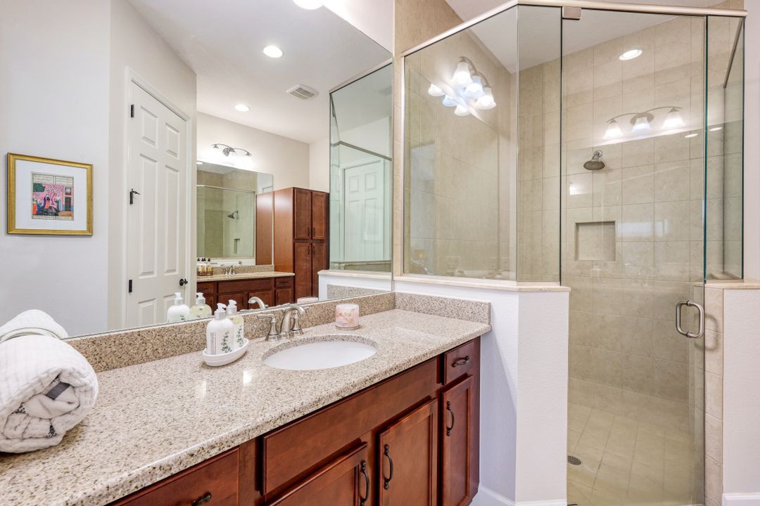 9123 Isla Bella Cir, Bonita Springs, FL 34135