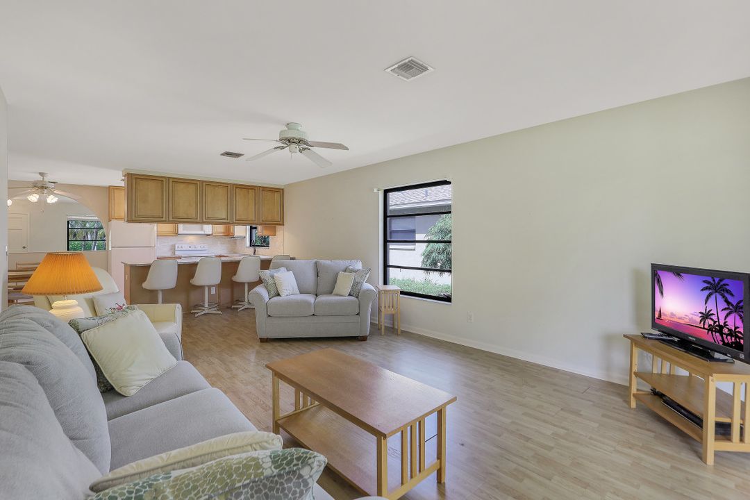 691 104th Ave N, Naples, FL 34108