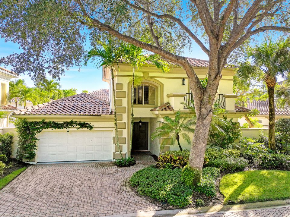 1064 Grand Isle Dr, Naples, FL 34108