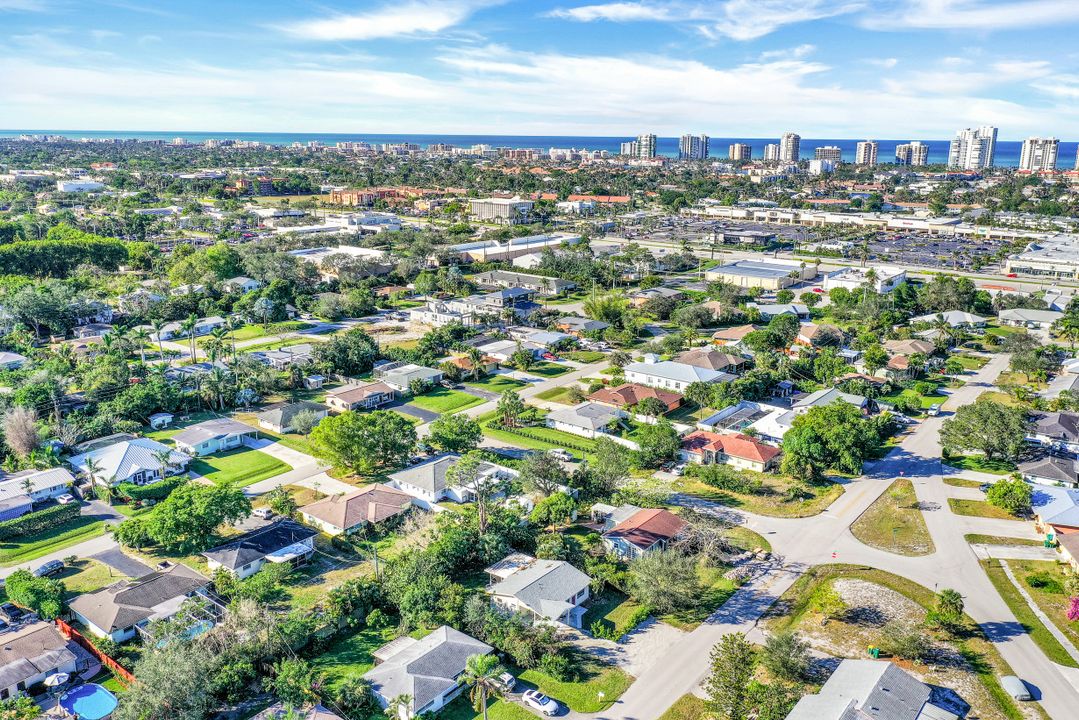 1120 S Alhambra Cir, Naples, FL 34103