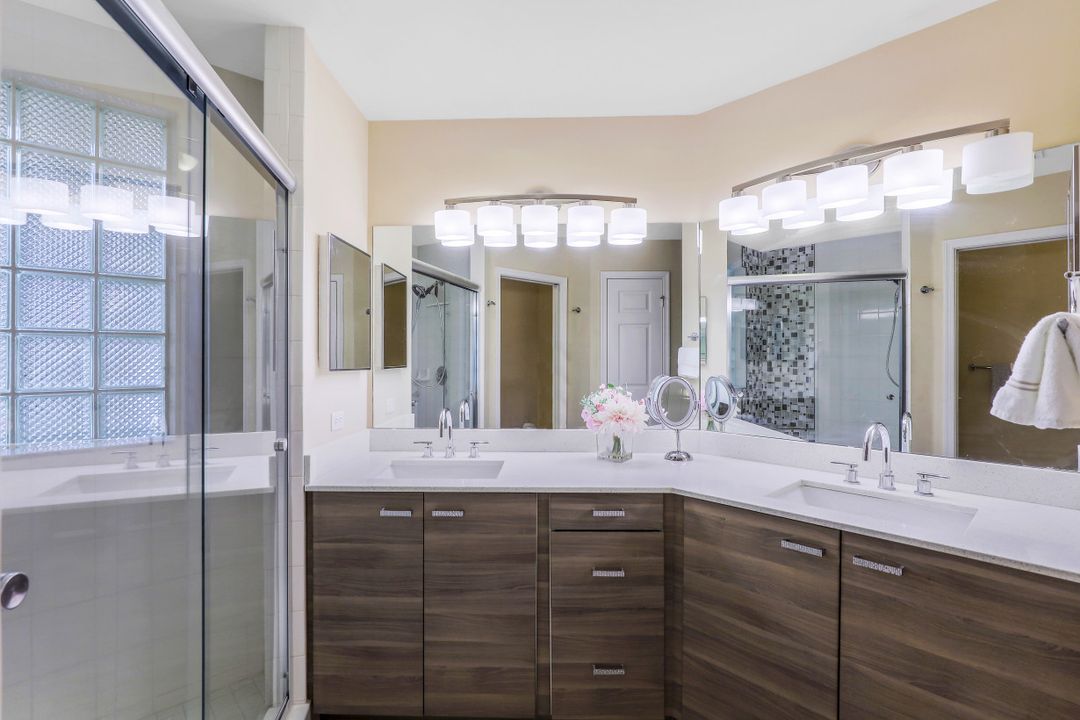 77 Silver Oaks Cir #8101, Naples, FL 34119