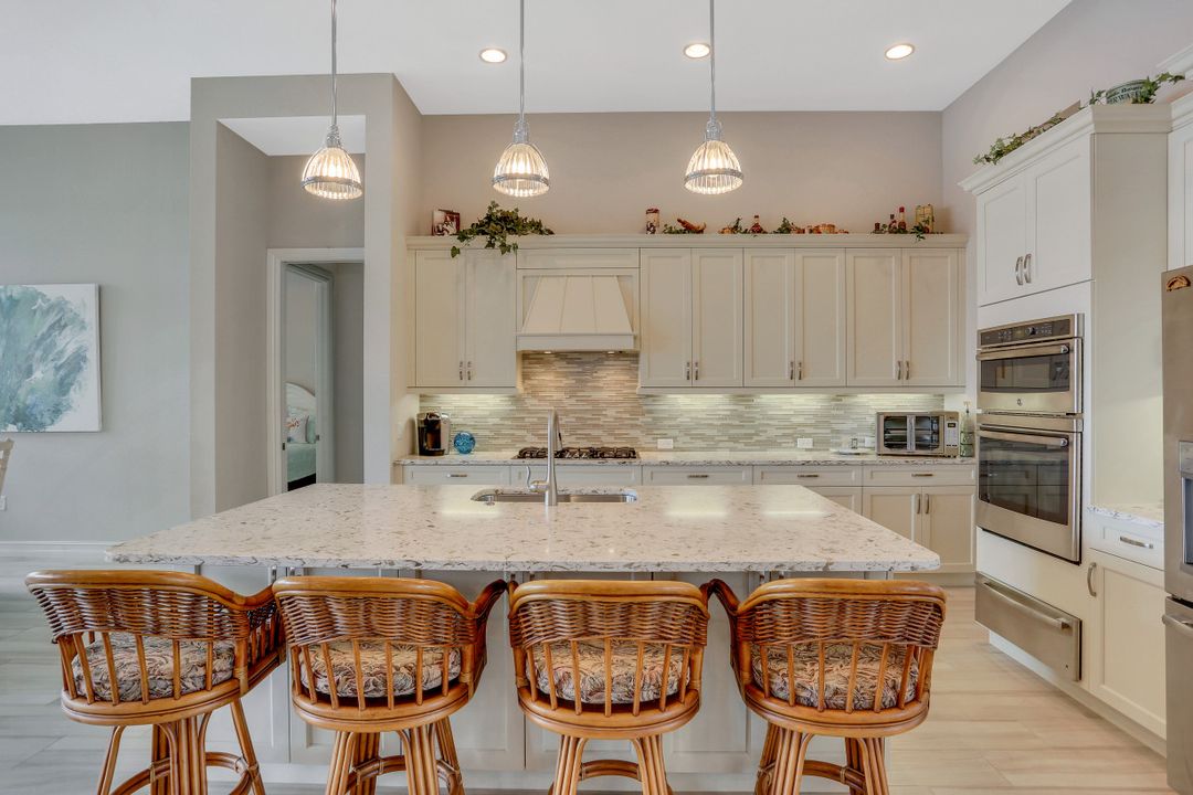 17212 Hidden Estates Cir, Fort Myers, FL 33908