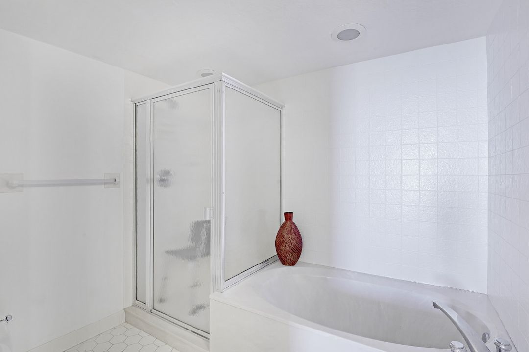 990 Cape Marco Dr #102, Marco Island, FL 34145