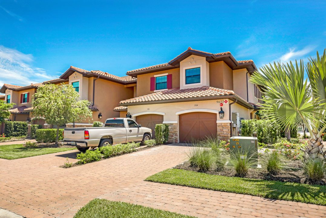 9653 Montelanico Loop, Naples, FL 34119