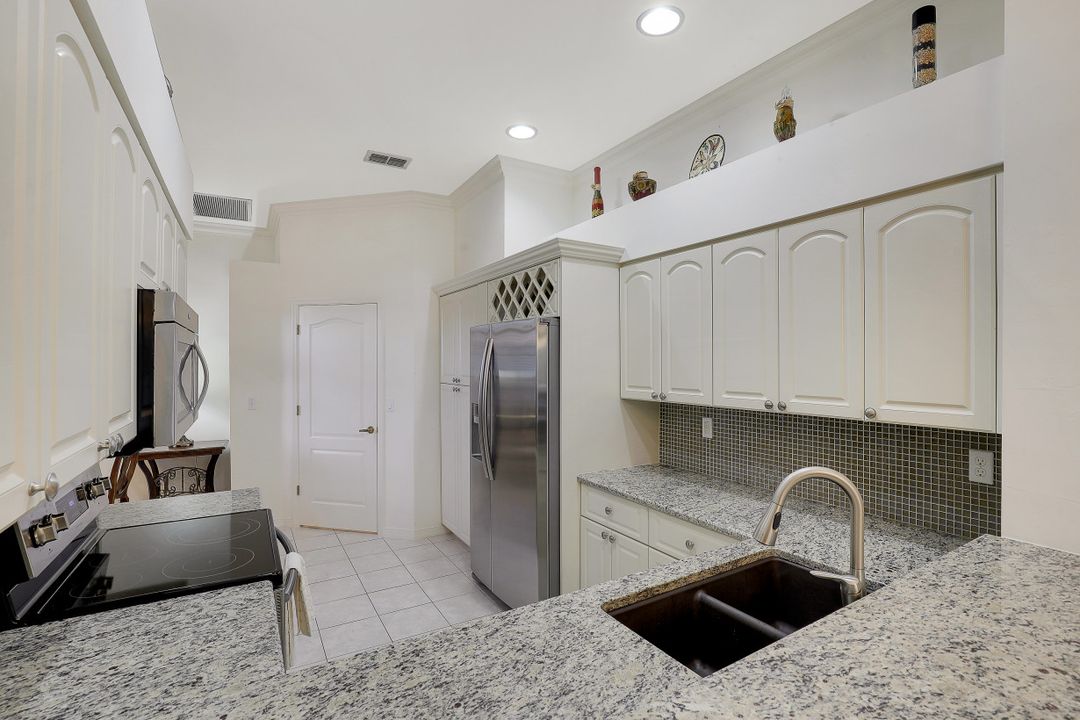 8006 Kilkenny Ct, Naples, FL 34112