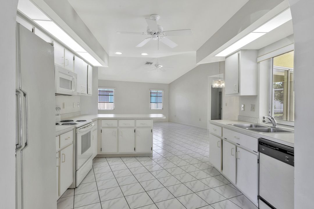 2218 SW 50th St, Cape Coral, FL 33914