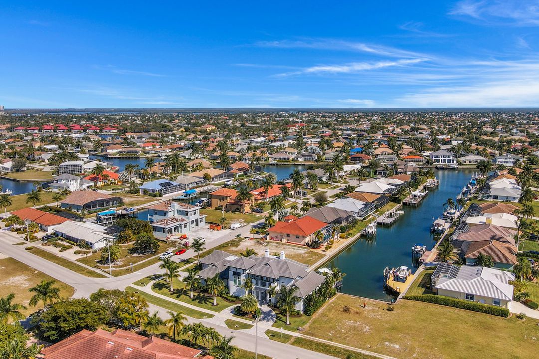 1061 Dana Ct, Marco Island, FL 34145