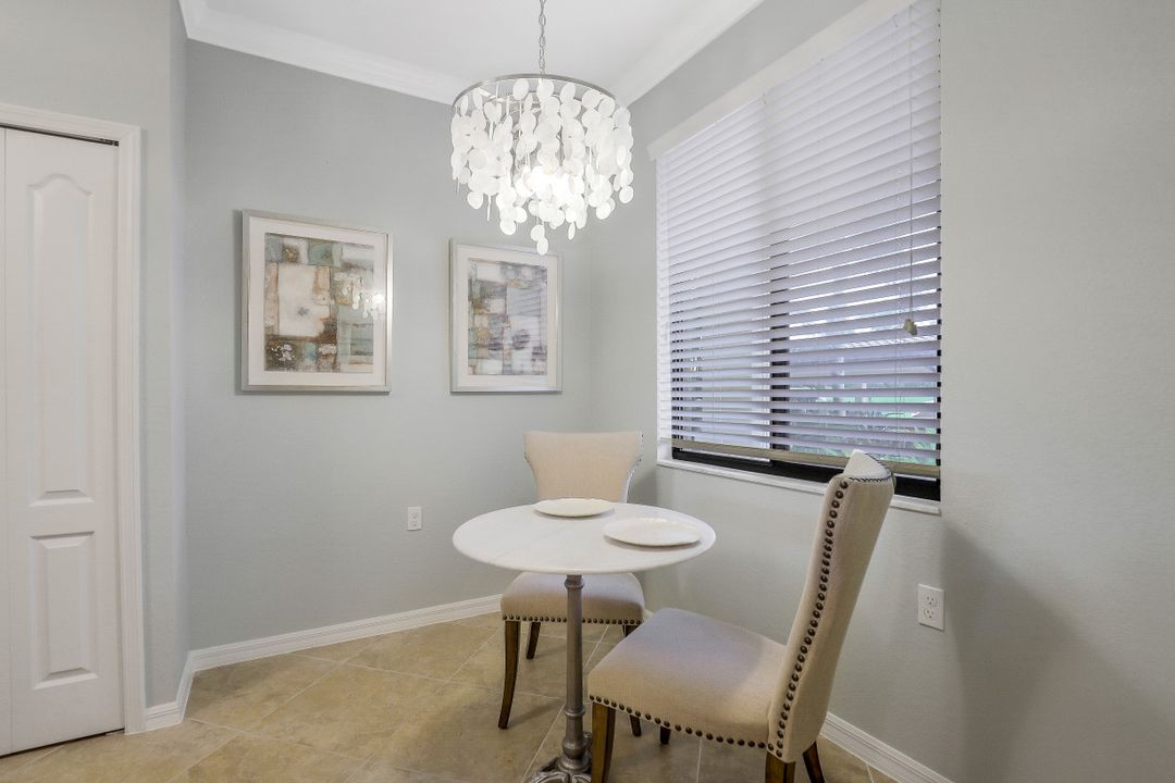 9727 Acqua Ct #415, Naples, FL 34113