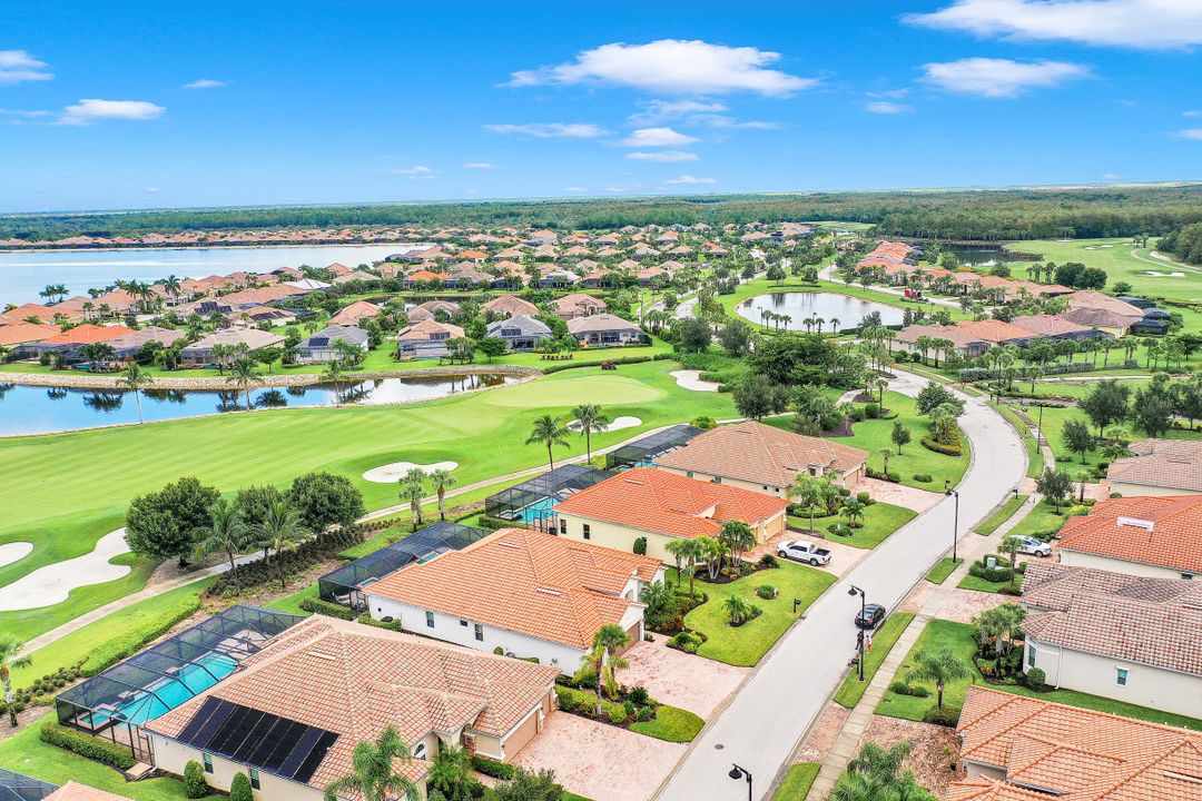 9017 Quarry Dr, Naples, FL 34120