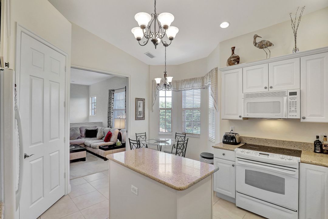 7838 Hawthorne Dr #1803, Naples, FL 34113