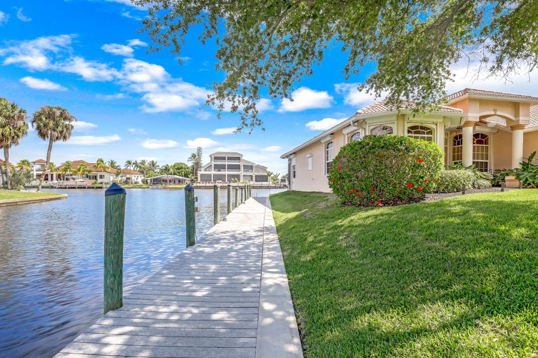 5360 Mikado Ct, Cape Coral, FL 33904