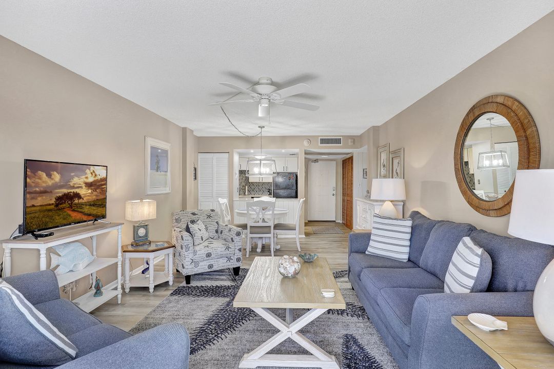 1 Bluebill Ave #709, Naples, FL 34108