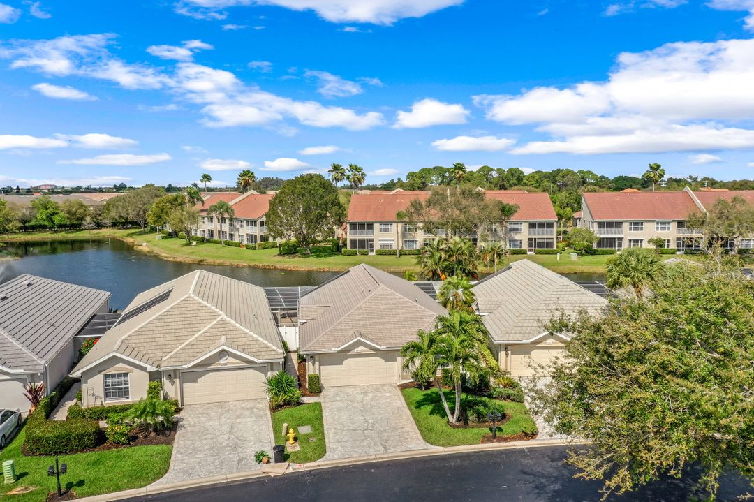 14832 Paradigm Ct, Fort Myers, FL 33919