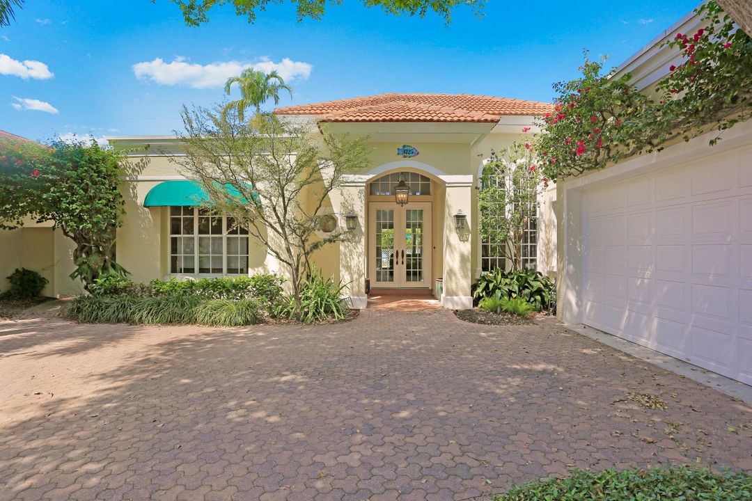 3725 Rachel Ln, Naples, FL 34103