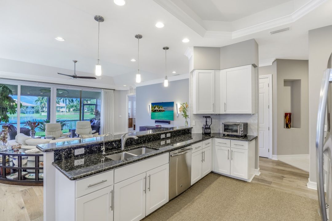 7160 Lemuria Cir #1501, Naples, FL 34109