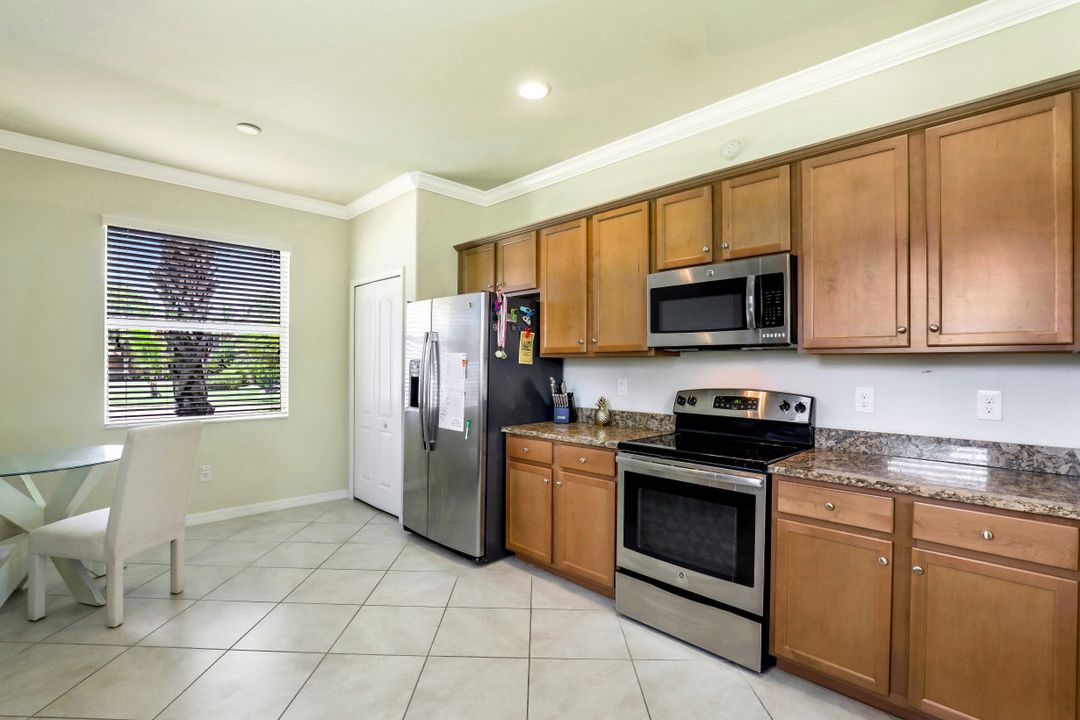 3401 Dandolo Cir, Cape Coral, FL 33909