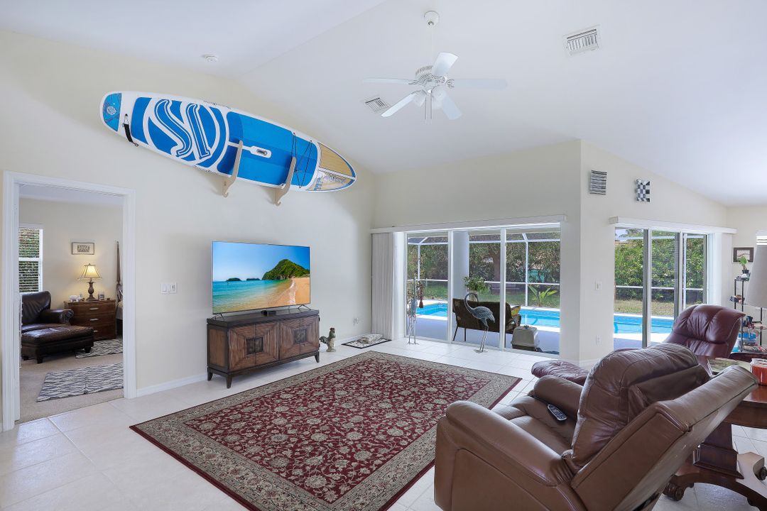 718 Fairlawn Ct, Marco Island, FL 34145