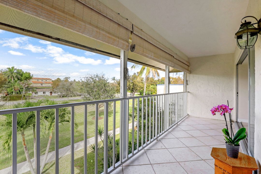 746 Broad Ave S, Naples, FL 34102