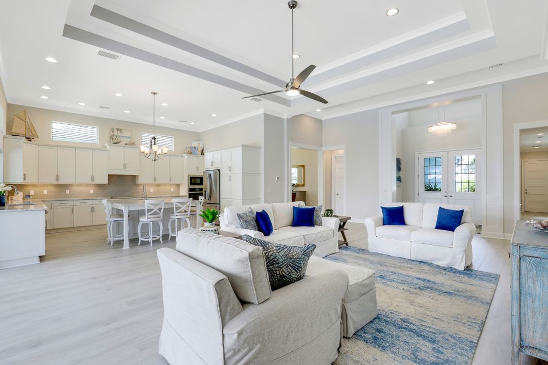 5771 Clarendon Dr, Naples, FL 34113