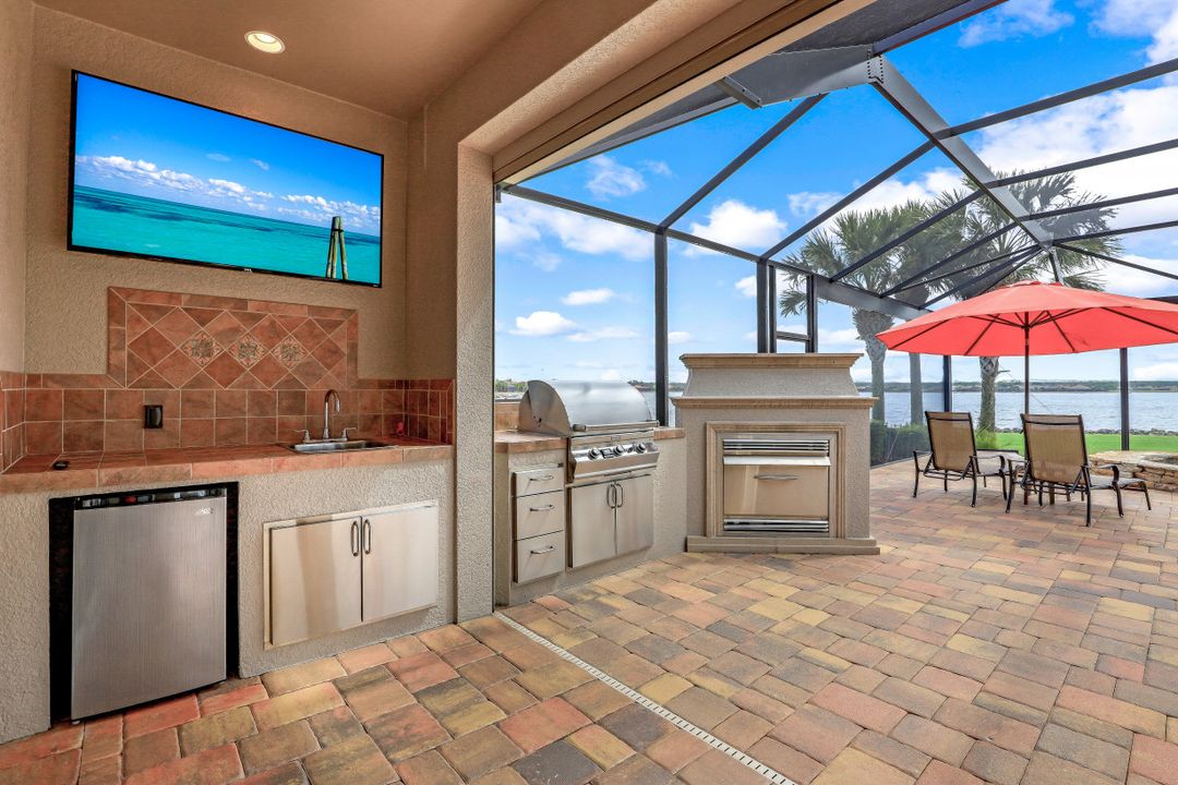 9424 Copper Rock Ct, Naples, FL 34120