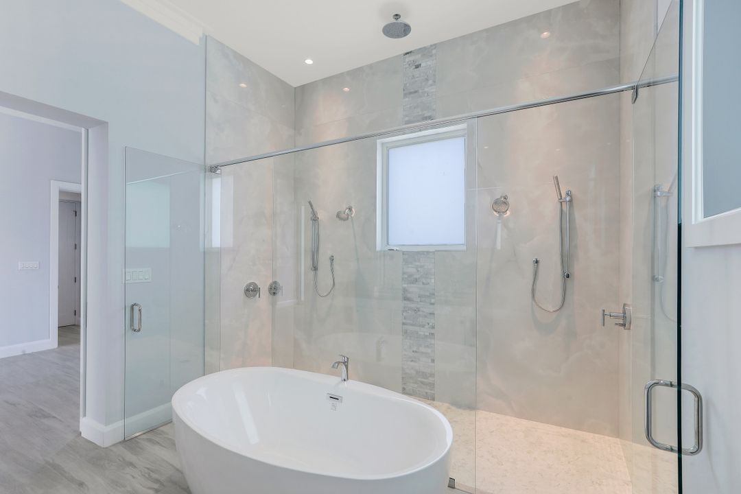 859 92nd Ave N, Naples, FL 34108