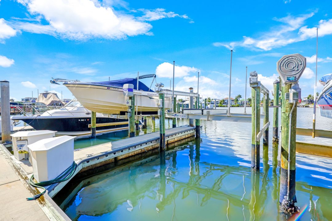 470 Launch Cir #405, Naples, FL 34108