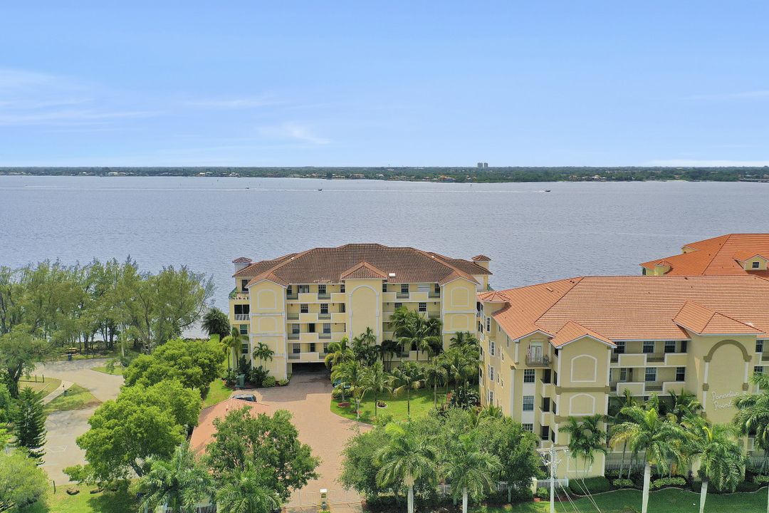 4235 SE 20th Pl #B305, Cape Coral, FL 33904