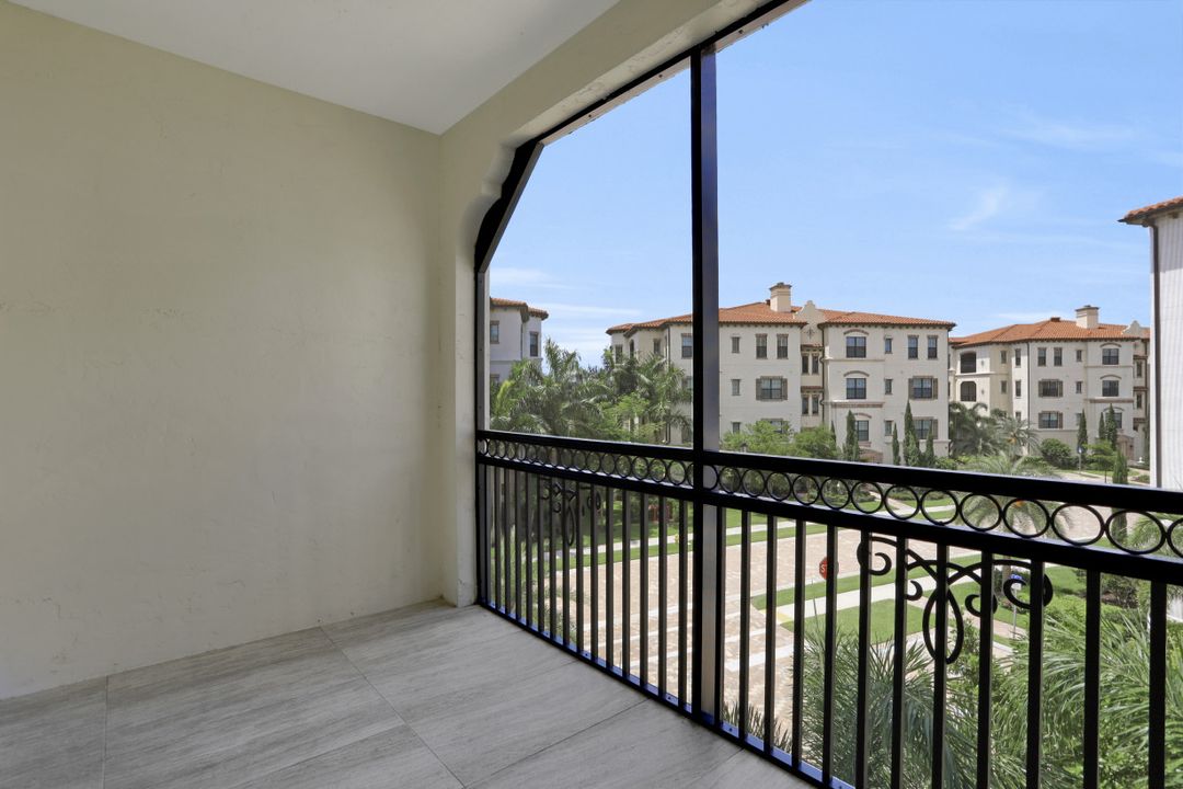 16437 Carrara Way #202, Naples, FL 34110