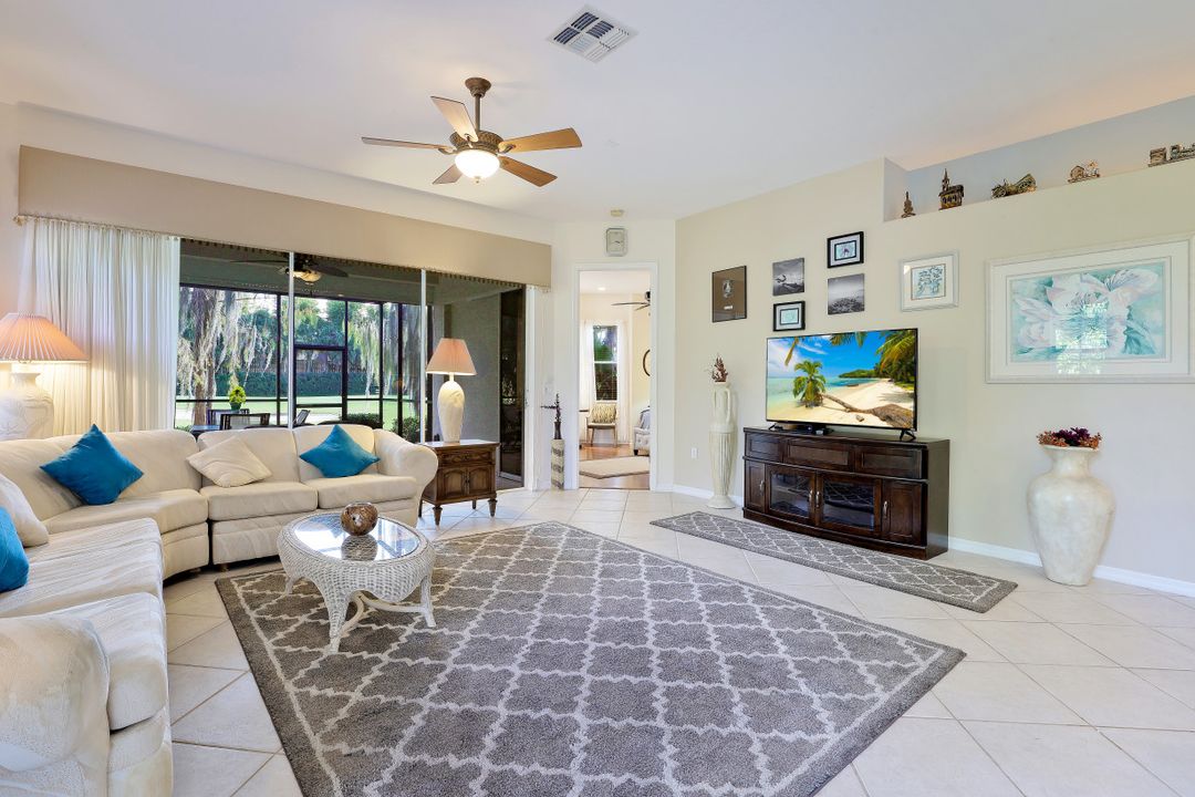 12756 Fox Ridge Dr, Bonita Springs, FL 34135