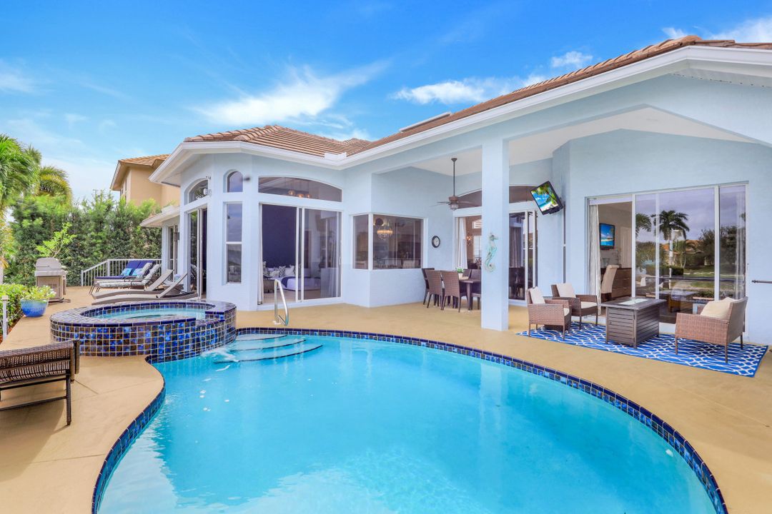 231 Seahorse Ct, Marco Island, FL 34145