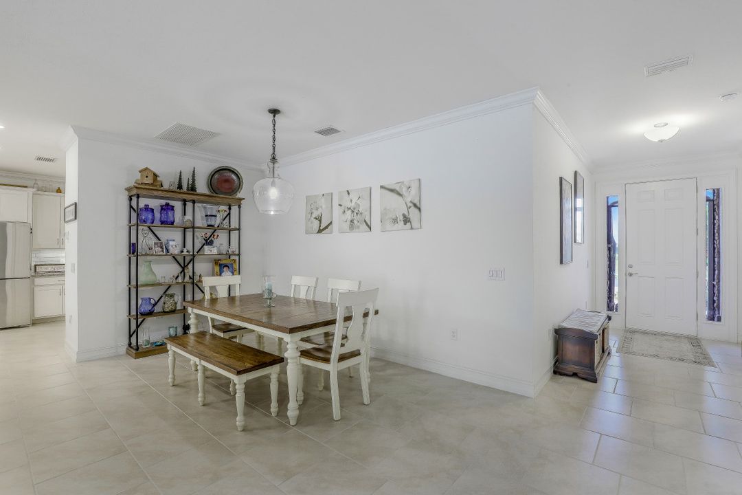 3101 Amadora Cir, Cape Coral, FL 33909