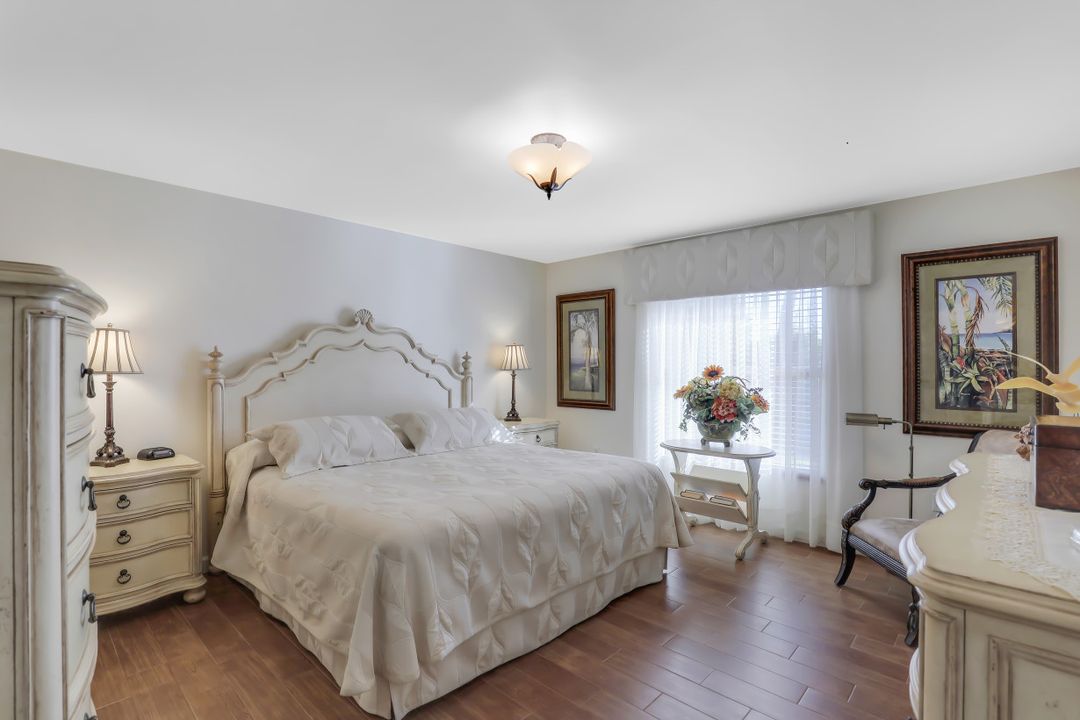 5013 Catalina Ct, Naples, FL 34112