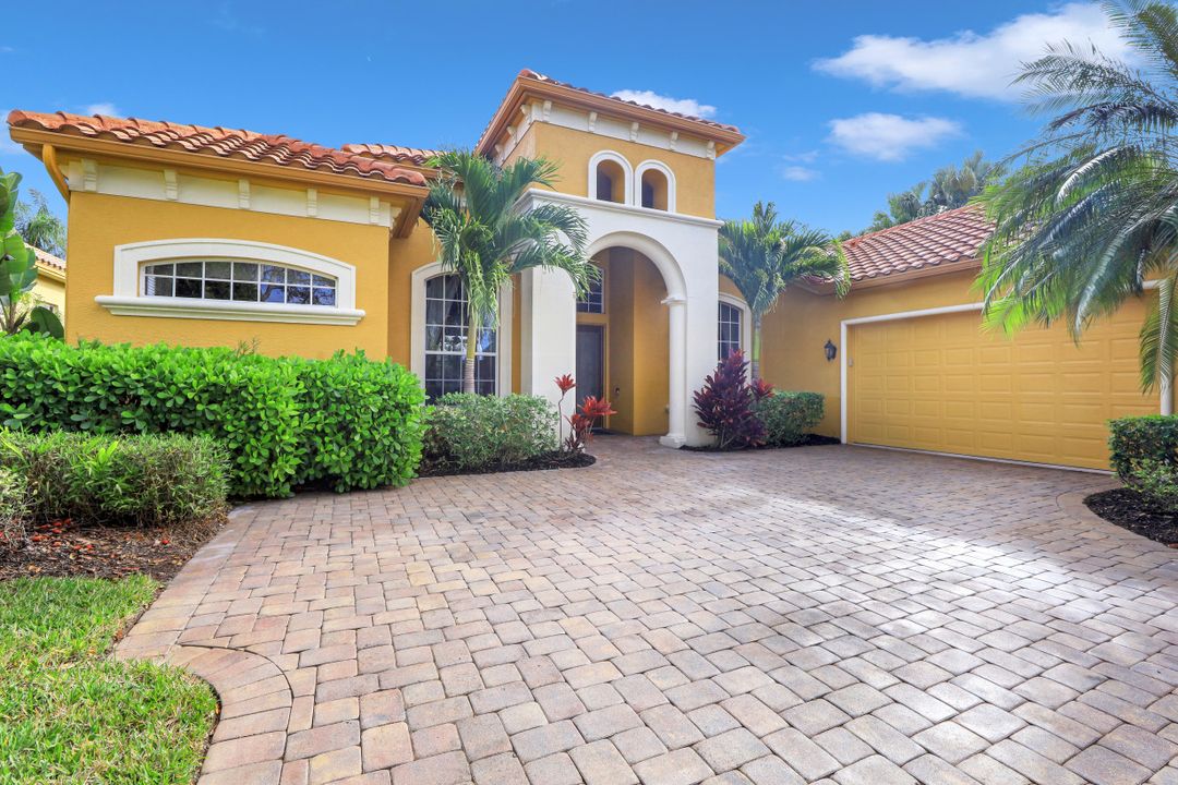 28650 Via D Arezzo Dr, Bonita Springs, FL 34135