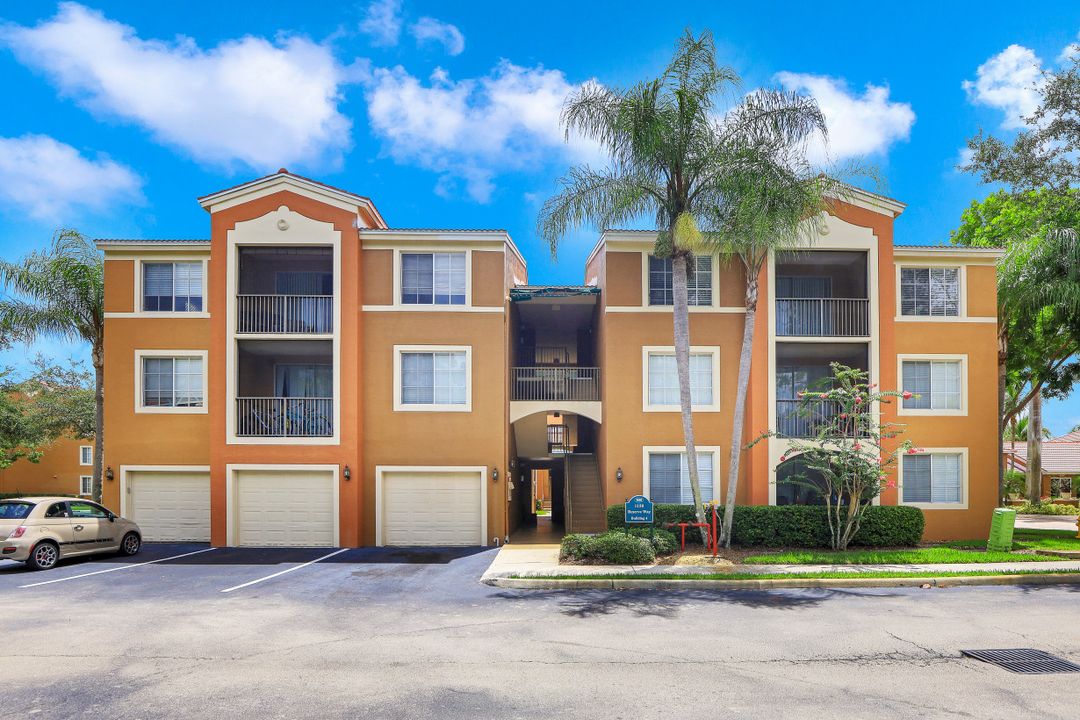 1150 Reserve Way #303, Naples, FL 34105