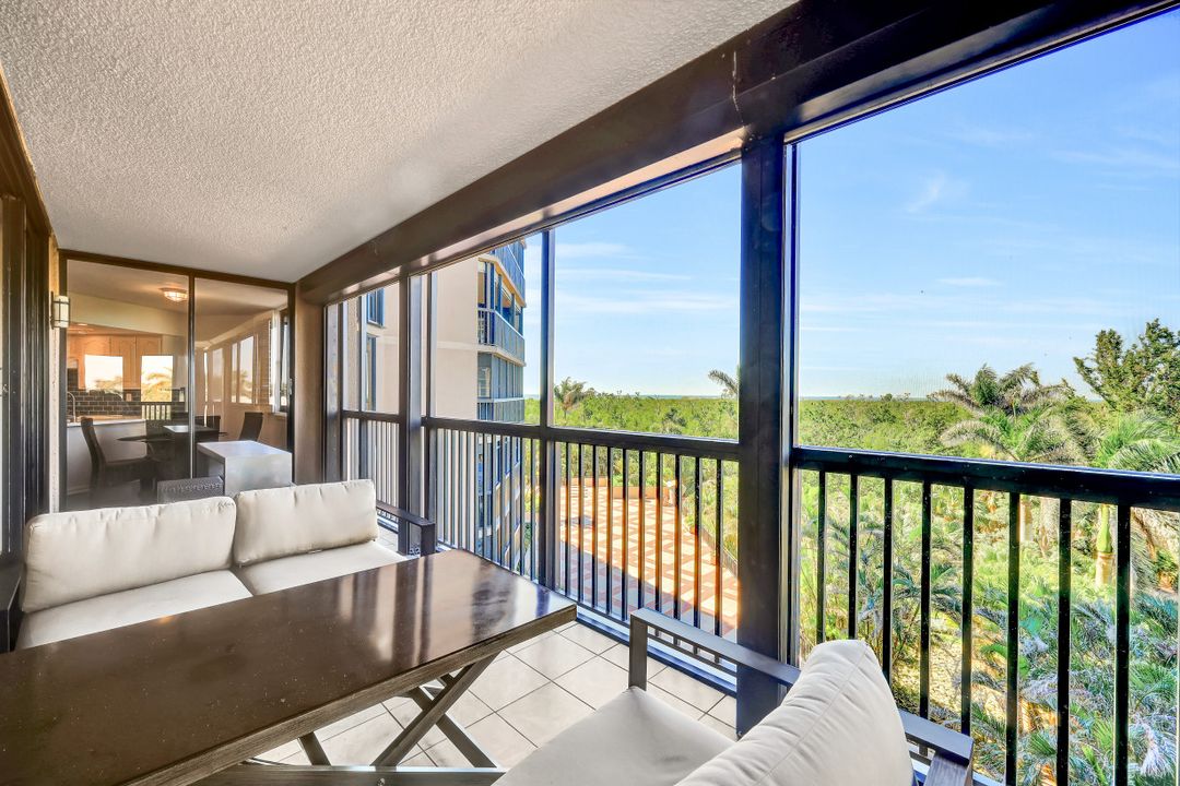 6075 Pelican Bay Blvd #406, Naples, FL 34108