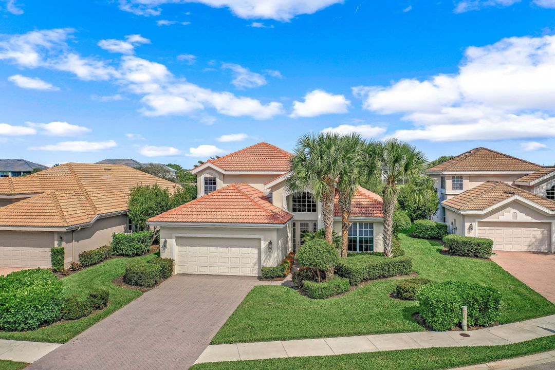 11857 Bramble Ct, Naples, FL 34120