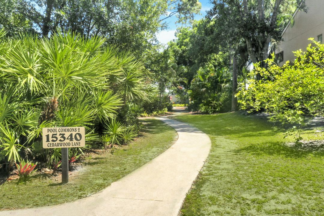 15330 Cedarwood Ln, Naples, FL 34110