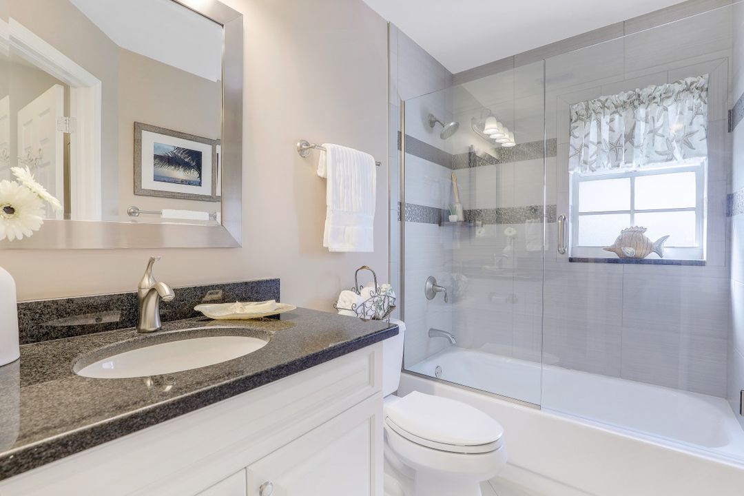 2810 Sailors Way, Naples, FL 34109