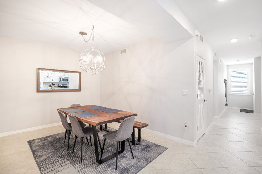 15126 Palmer Lake Cir #103, Naples, FL 34109