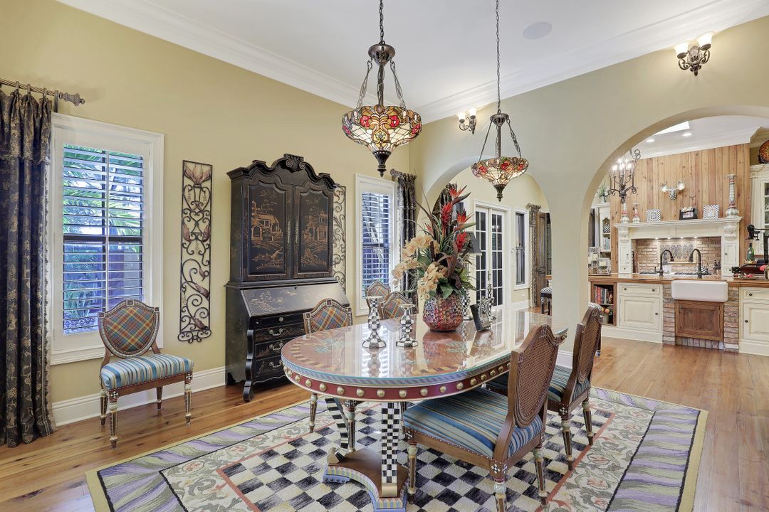 353 Chancery Cir, Naples, FL 34110