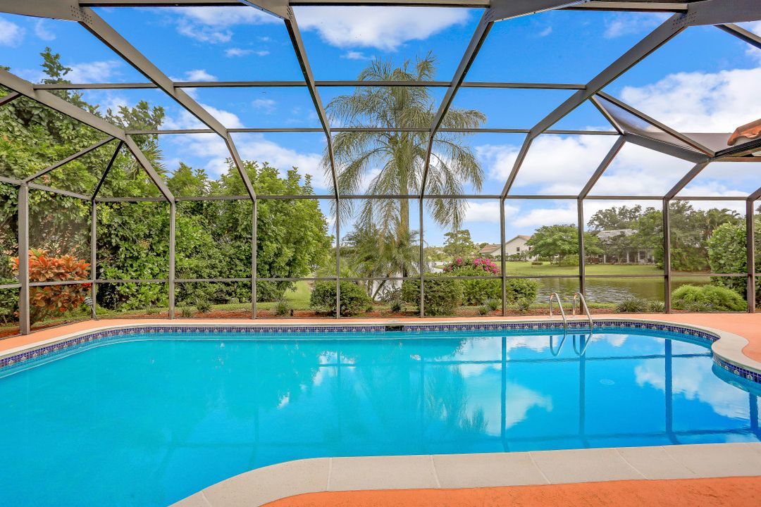 5895 Sonoma Ct, Naples, FL 34119