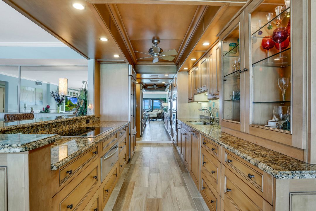 2171 Gulf Shore Blvd N #702, Naples, FL 34102