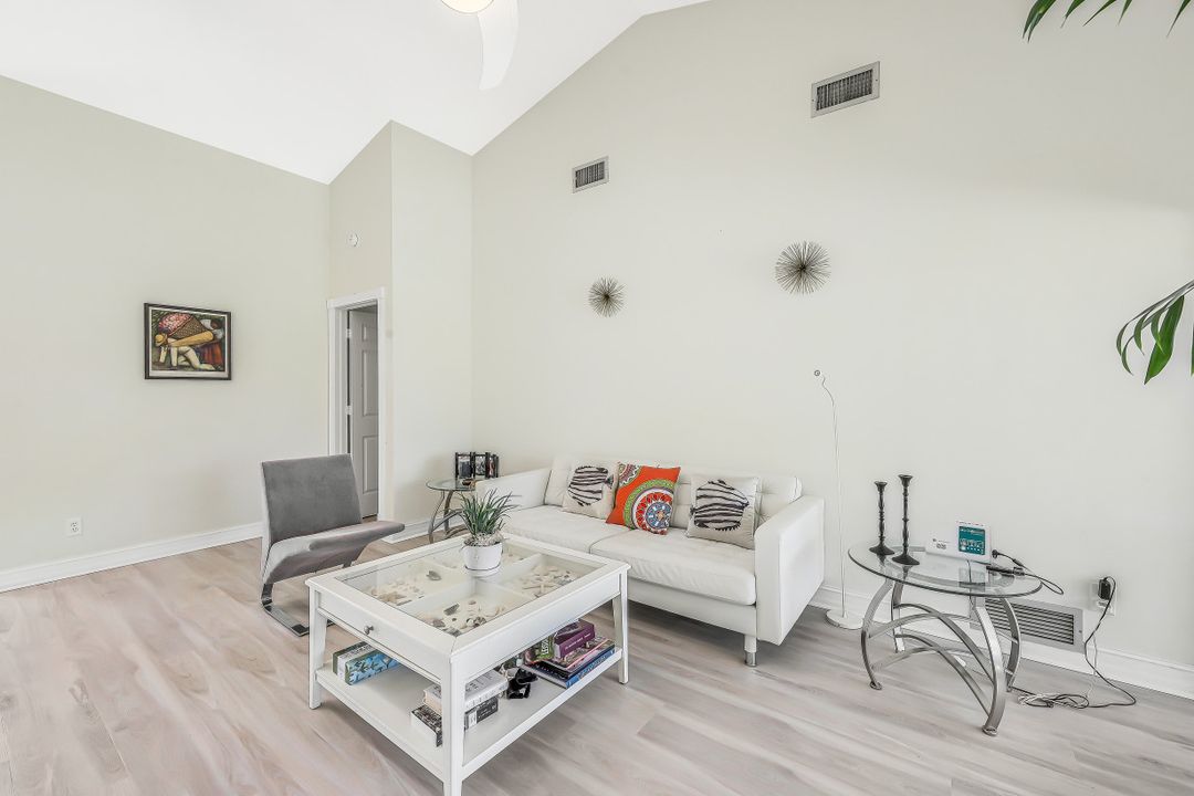 2016 Duke Dr, Naples, FL 34110