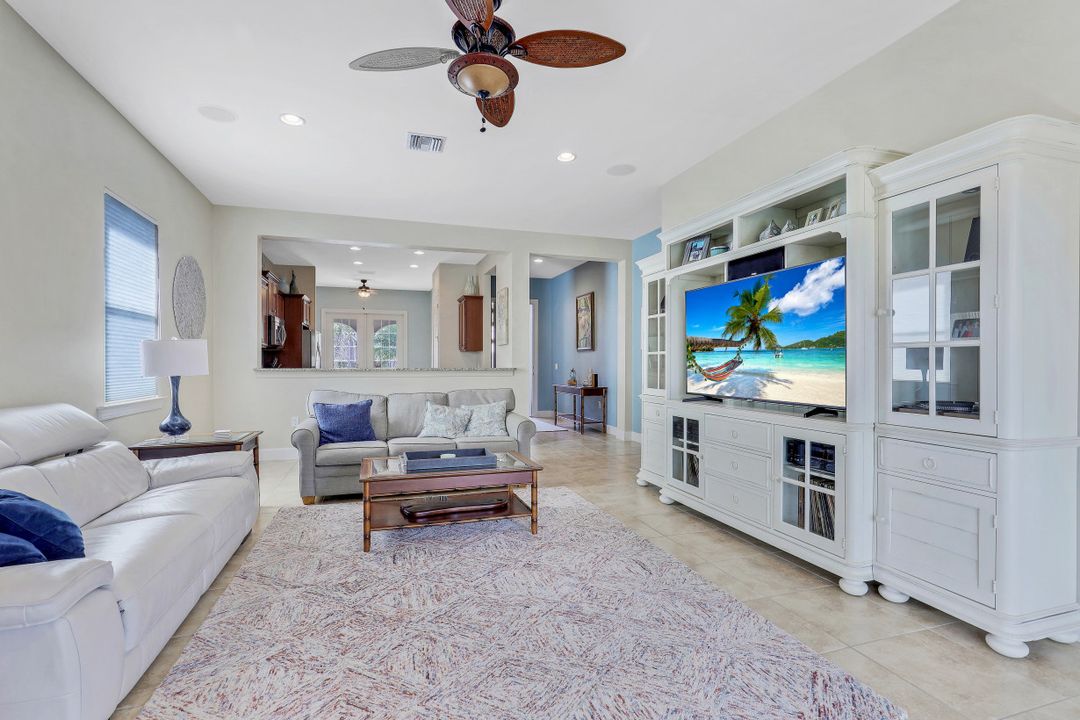 9574 Coquina Cir, Naples, FL 34120