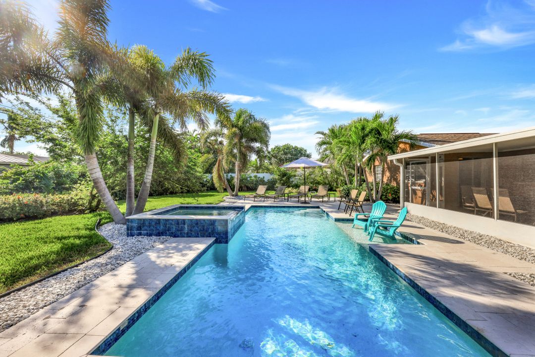 580 105th Ave N, Naples, FL 34108