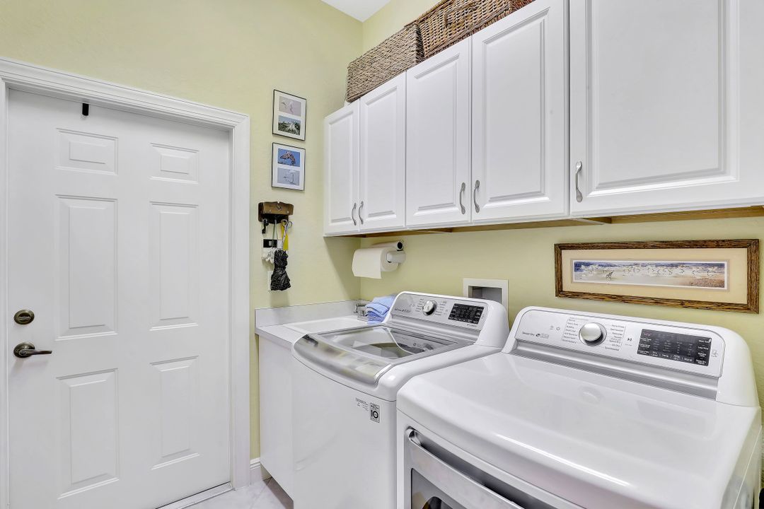 8054 Tauren Ct, Naples, FL 34119